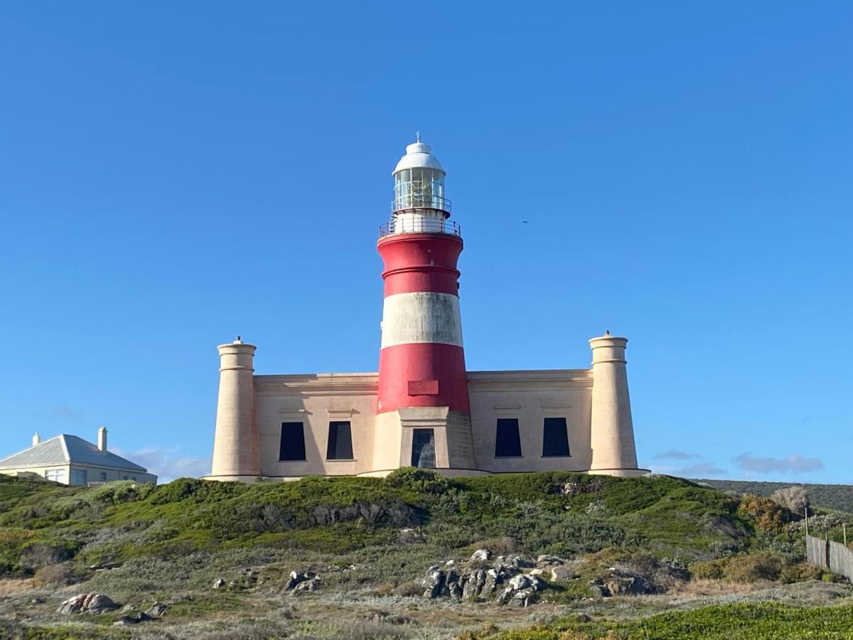 Zuidste Huisie Fisherman'S Cottage Struisbaai Exterior foto